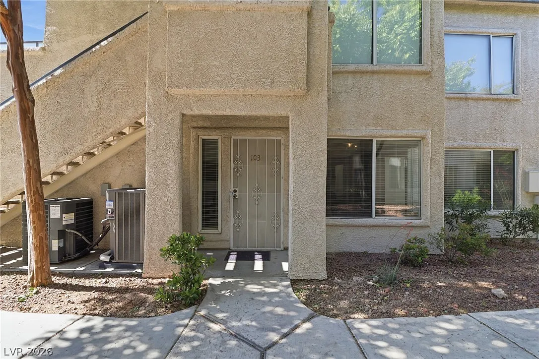 2 bed, 2.0 bath, 1020 sqft, $1,350 — Photo 1