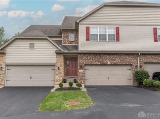 3184 Cobblestone Ln, Dayton, OH
