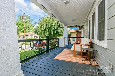 3 bed, 1310 sqft, $2,395 — Photo 4