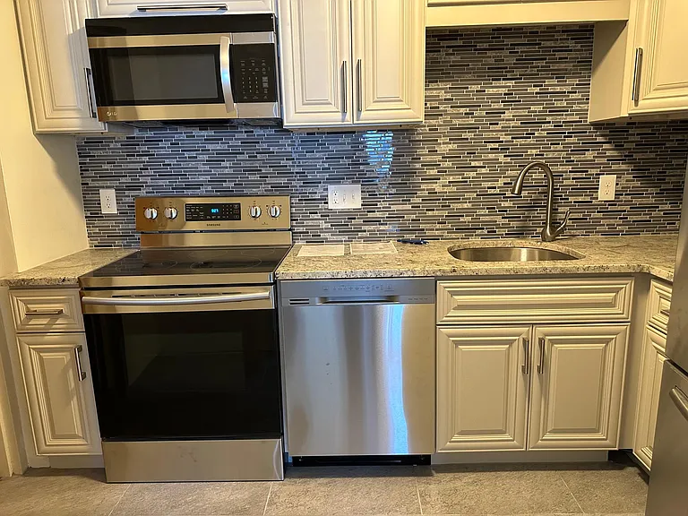 297 Main St #15 — Photo 1