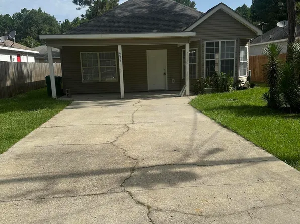 6024 E Oktibbeha St, Bay Saint Louis, MS 39520