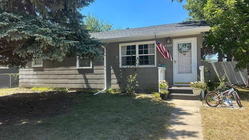 2303 S Fulton St - Property Image