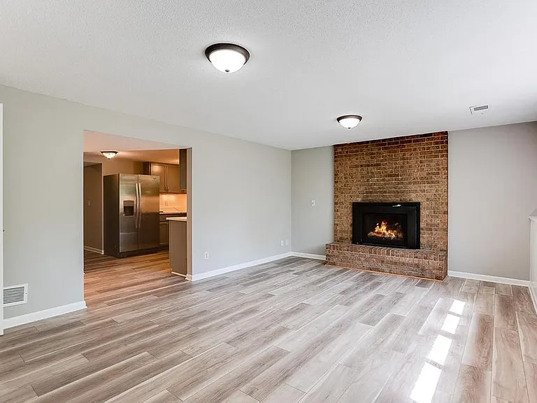 6416 Sherwood Ave — Photo 1