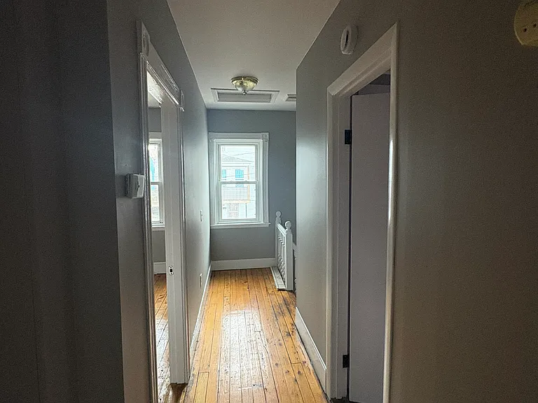 13 Clyde St — Photo 24
