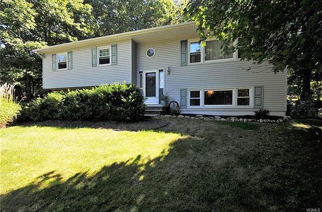 1st image of 15 Cherry Ln