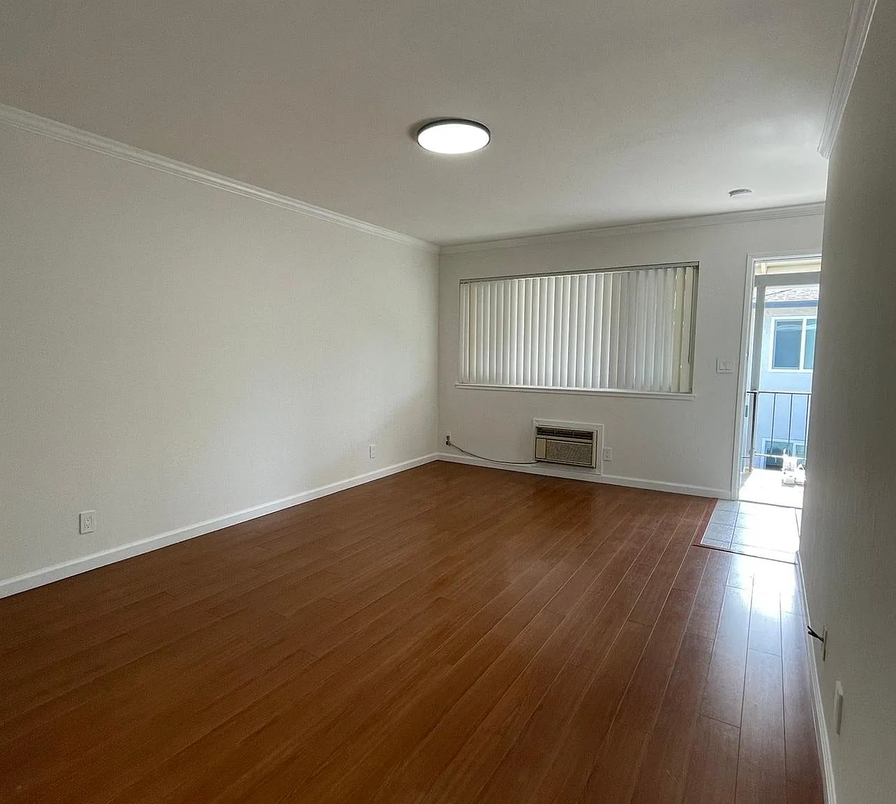 1006 Westlynn Way — Photo 3
