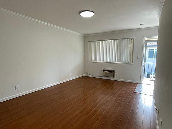 3rd image of 1006 Westlynn Way APT 3