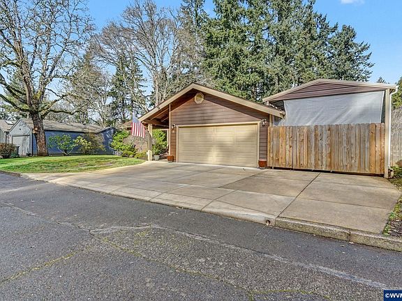 2nd image of 375 Indian Hills Ct SE