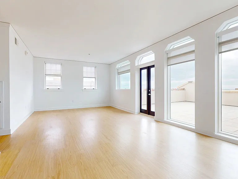 Dining/Living room