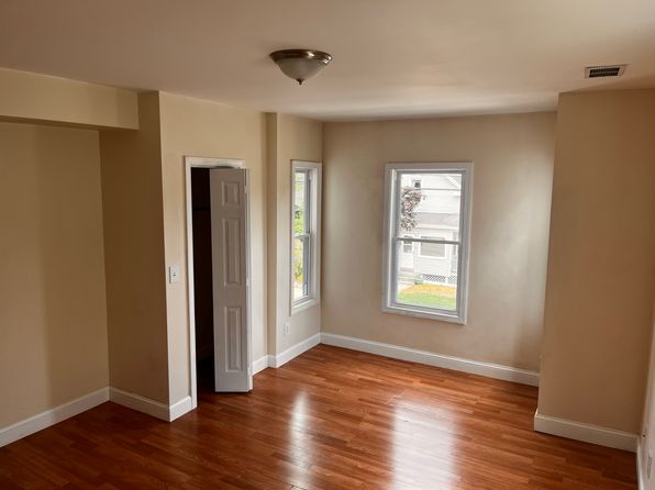 24 Gold St #1