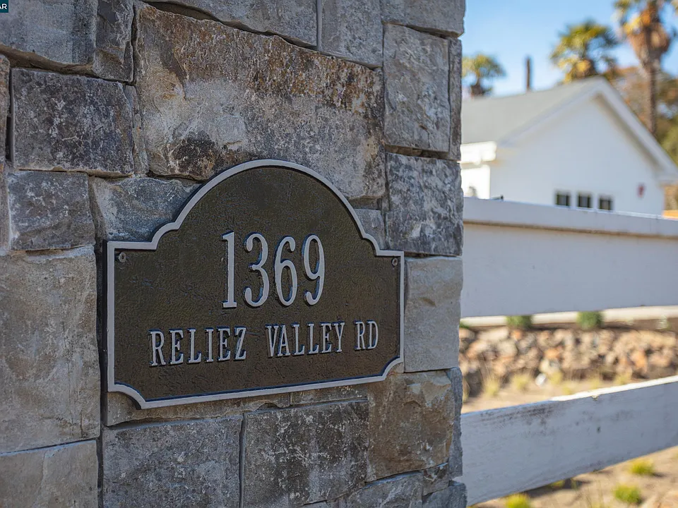 1369 Reliez Valley Rd