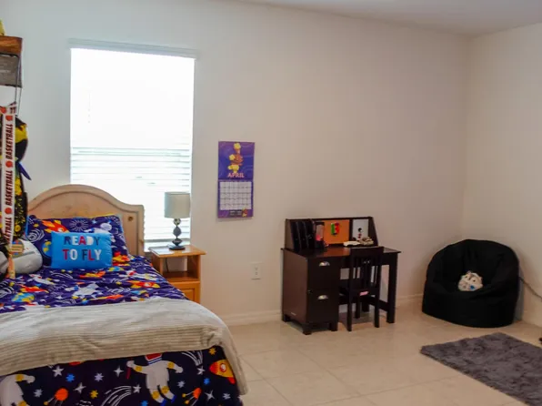 2117 SW Trenton Lane, Port St Lucie, FL 34984