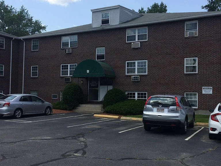 96 Richardson Rd #B13 — Photo 1