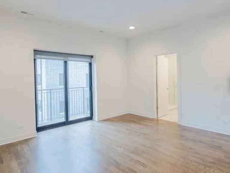 838 W Erie St #3E — Photo 4