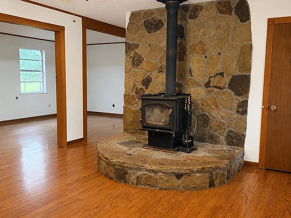 3rd image of 204 Plantation Dr