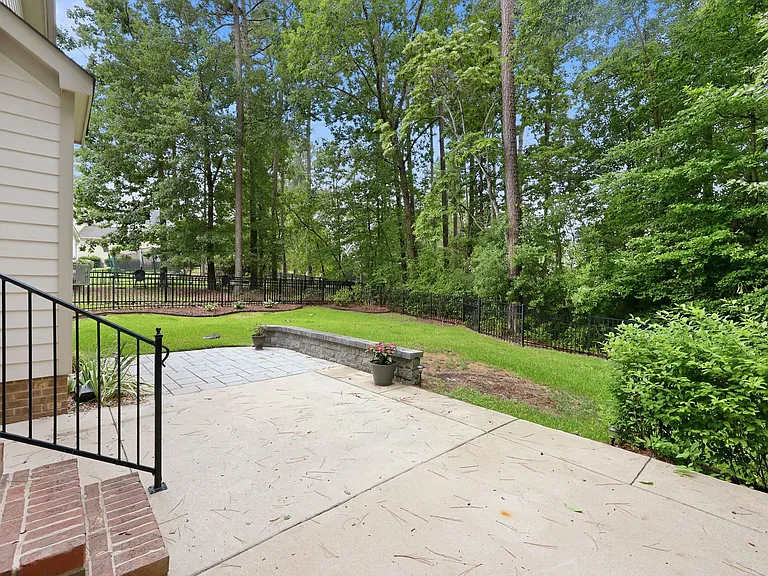 265 Heather Brook Cir — Photo 52