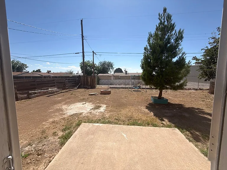 809 Spruce Ave — Photo 27