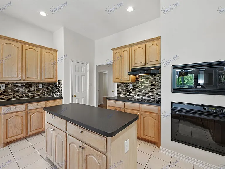 544 Layton Dr — Photo 12