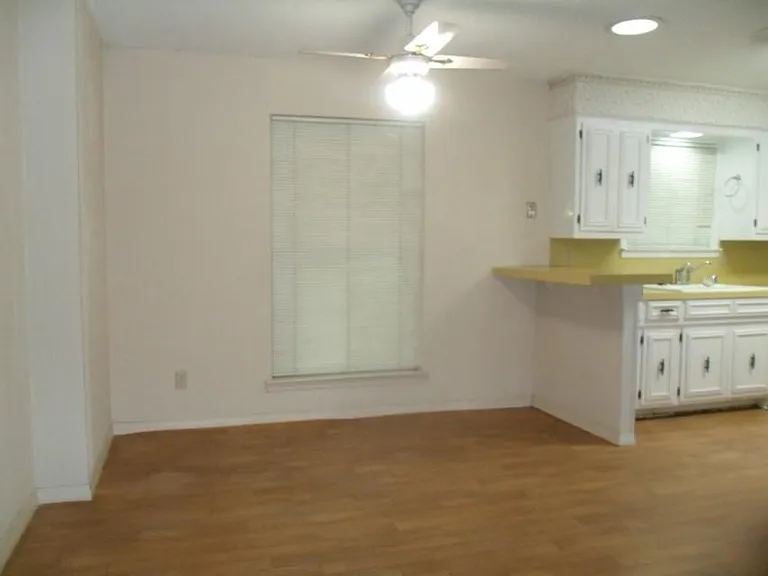 5513 Greenbriar St — Photo 11
