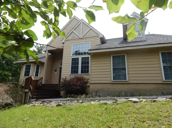 628 Pinecrest Dr, Pocono Pines, PA 18350