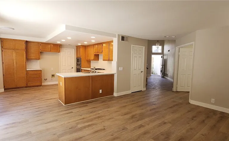 13311 Saratoga Dr — Photo 6