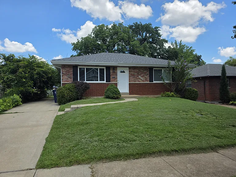 7409 Nottingham Ave — Photo 1