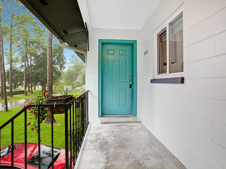 1820 NW 10th St — Photo 62
