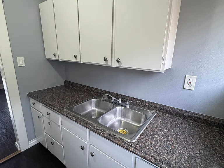 1519 Obispo Ave #6 — Photo 5