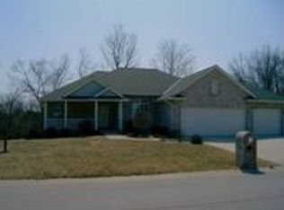 2700 Parkwood Dr, Quincy, IL 62305