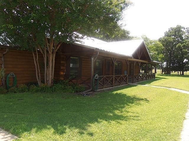 1st image of 3280 Henderson Dr