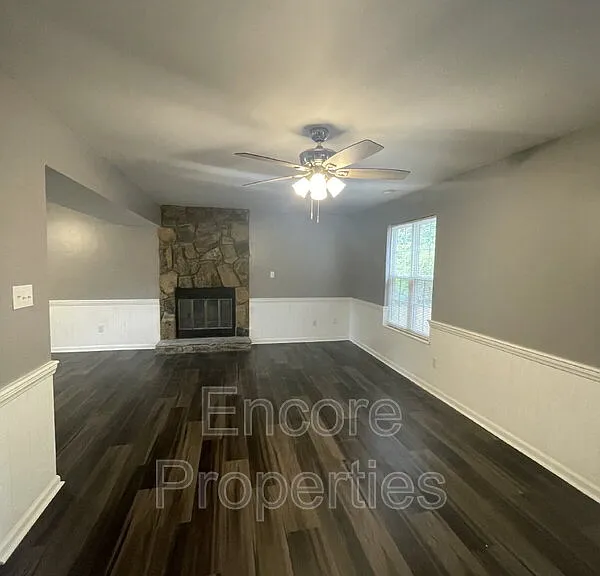 211 Indigo Dr — Photo 5