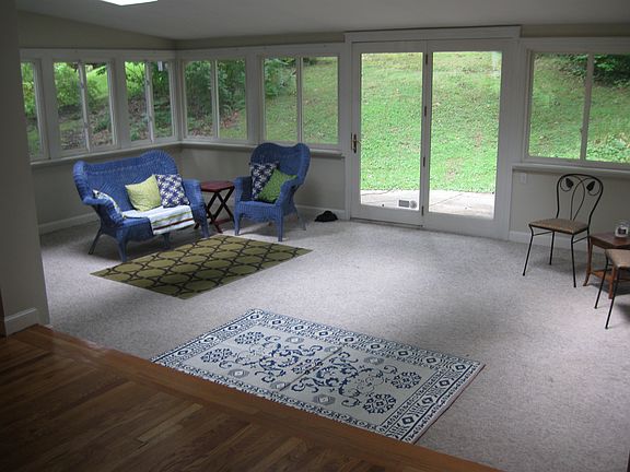 3rd image of 10053 Briarwood Dr