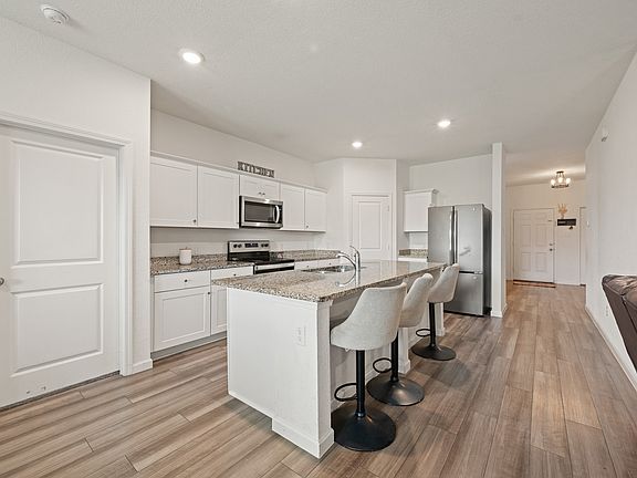 4th image of 8 Glen Crossings Rd