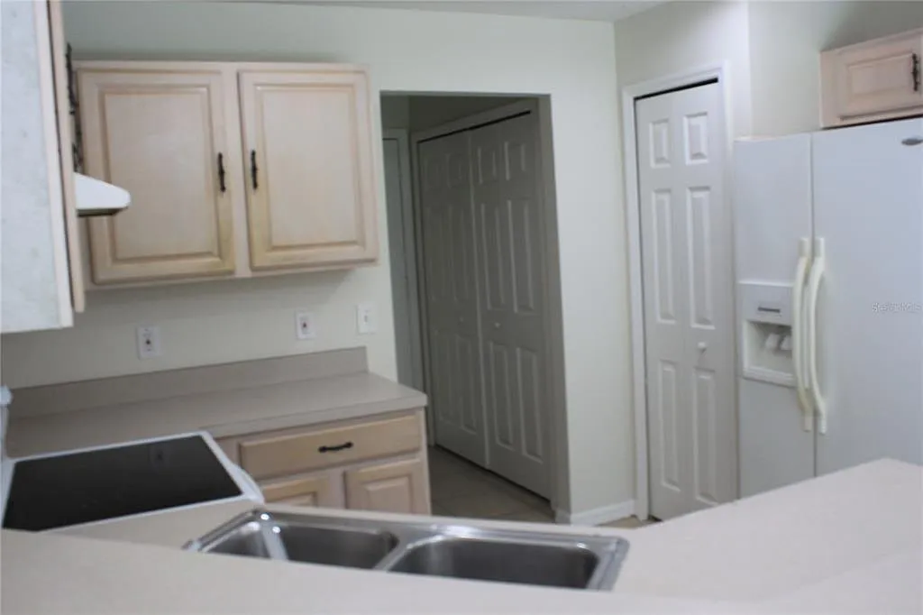 4 bed, 2.5 bath, 1803 sqft, $2,075 — Photo 4