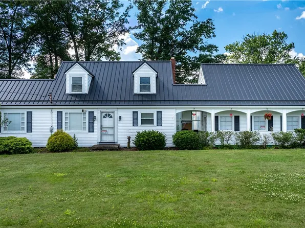1912 Harlansburg Rd, New Castle, PA 16101