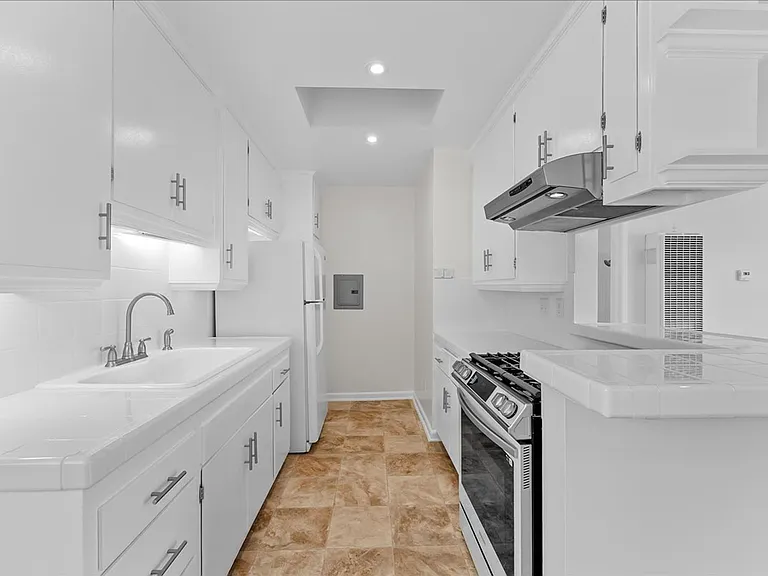 1701 Washington Way #12 — Photo 3