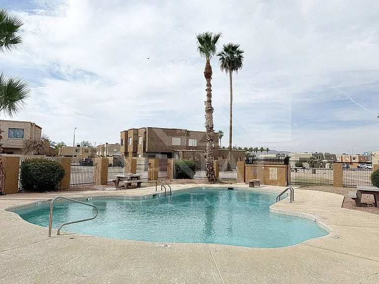 4514 E Riverside St — Photo 14