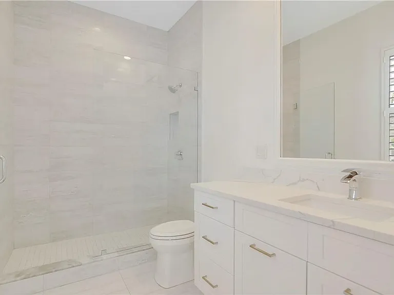 180 NE 6th Ave #Townhouse F — Photo 7