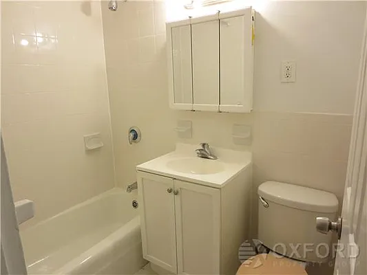 Rented by Oxford Property Group | media 7