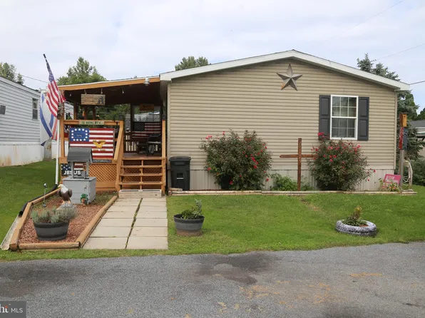 16 Hemlock Acres Ct, Manheim, PA 17545