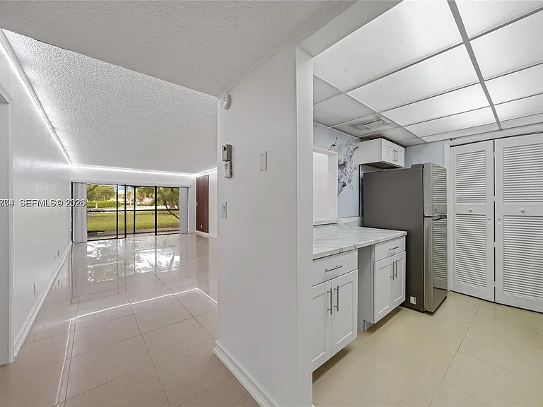 200 Lakeview Dr #101 — Photo 24