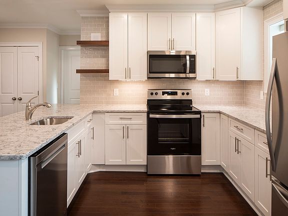 5th image of 70 Polifly Rd APT 21