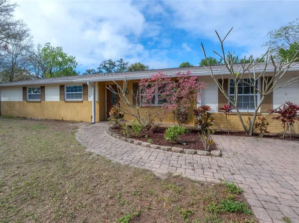 9618 N 55th St, Temple Terrace, FL 33617