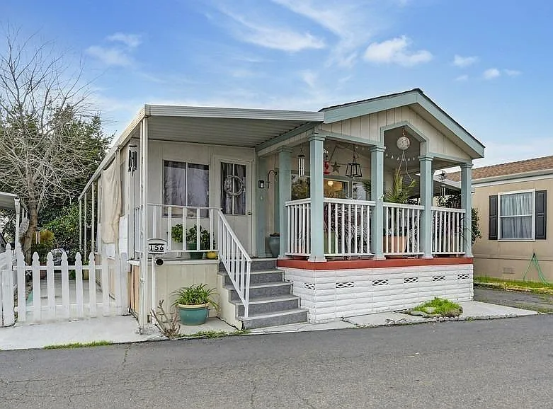 156 Sage St photo 1