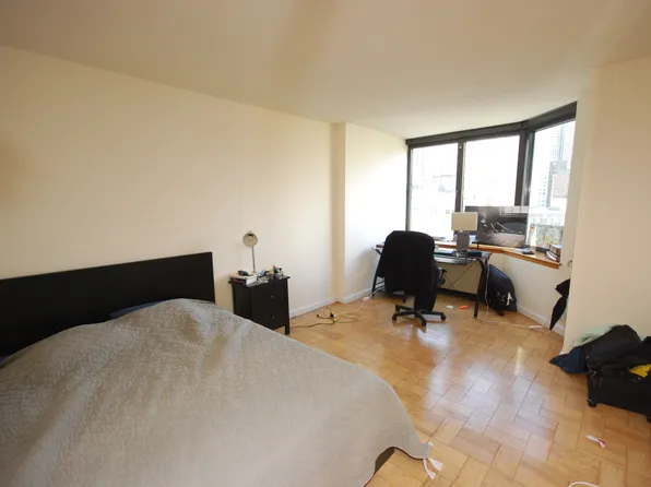 415 East 37th Street image 6 of 26