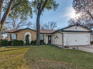 210 Blair Ln, Arlington, TX 76014