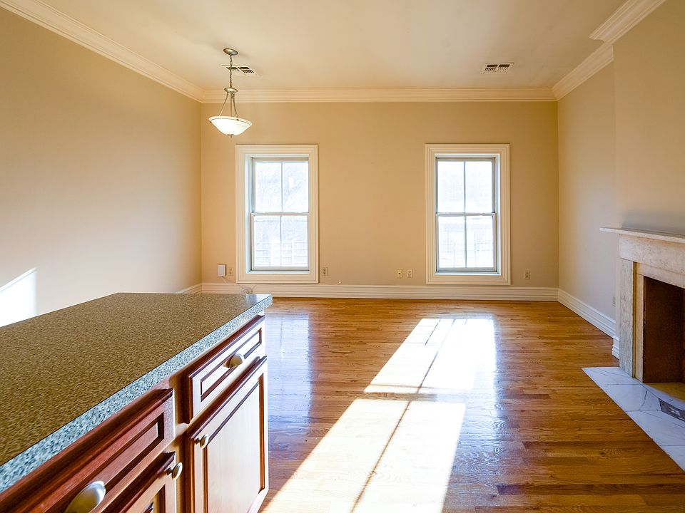1st image of 148 Sussex St APT 4