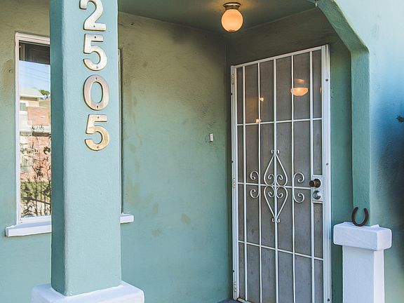 3rd image of 2505 Lombardy Blvd
