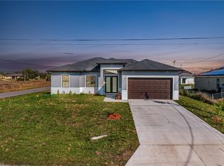 2618 42nd St SW, Lehigh Acres, FL 33976