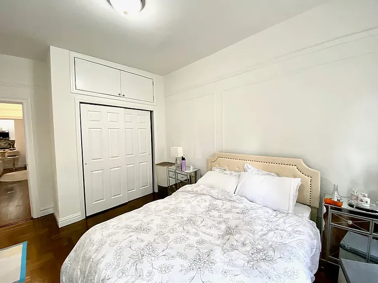 220 E 36th St #B3 — Photo 9